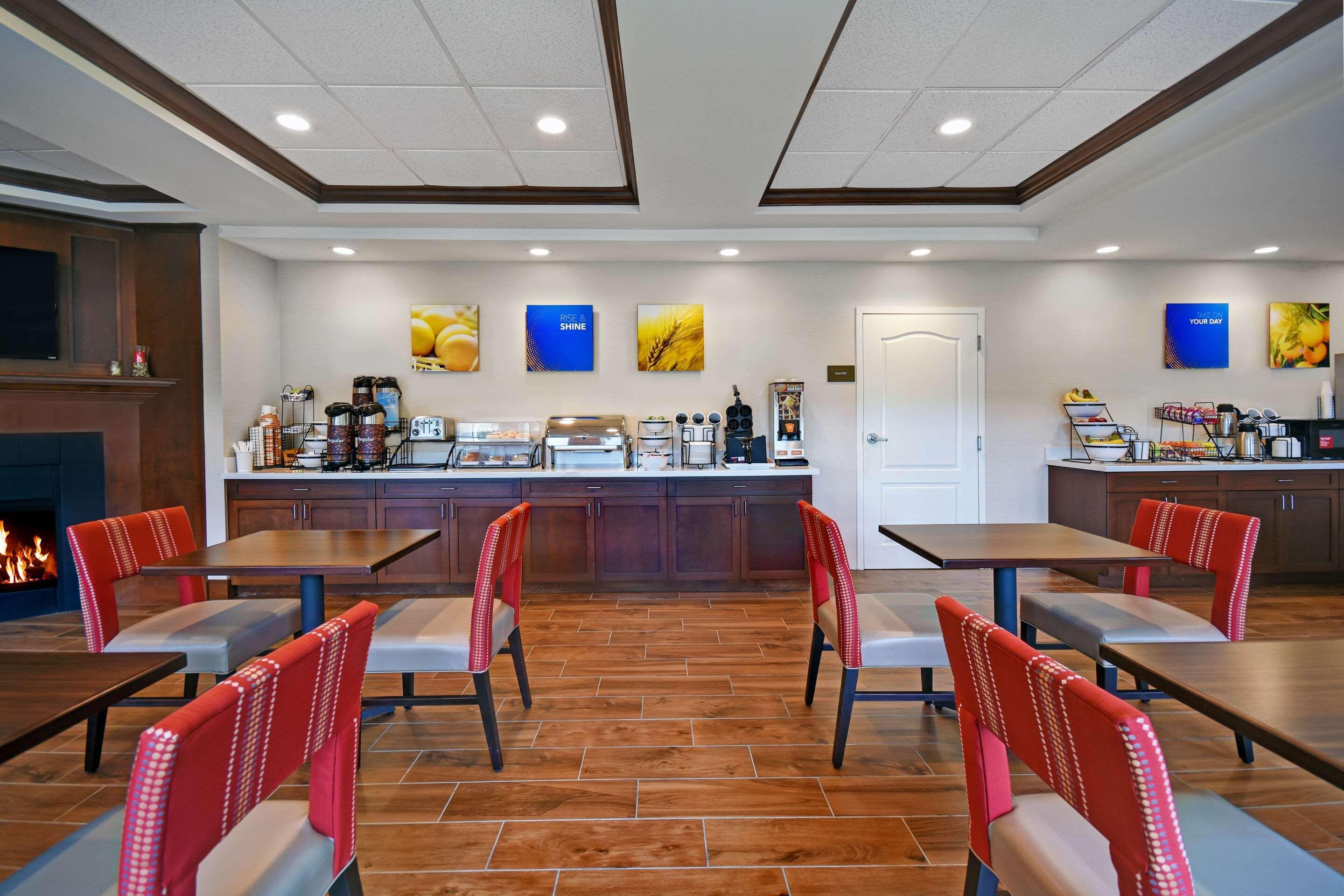 Comfort Inn & Suites Wilton Exteriér fotografie